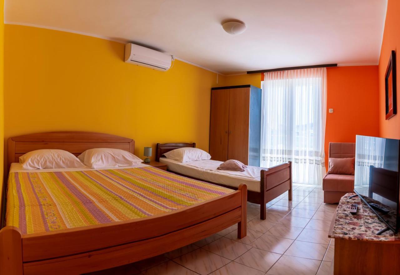 Apartments Mikulic Rogoznica  Exterior foto